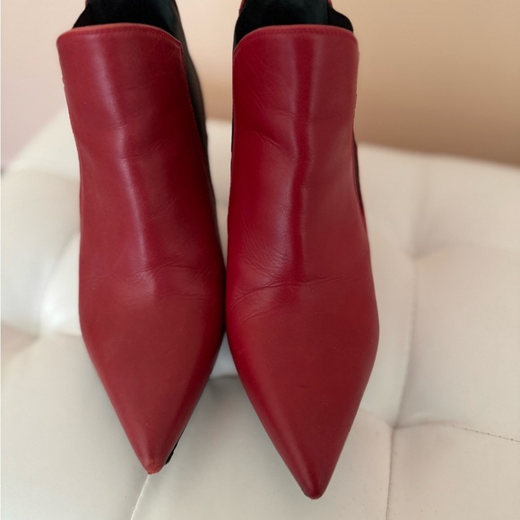 YSL Yves Saint Laurent Elegant Red Ankle Boots. Paris. Leather.
Size 6 - 6.5 - Picture 11 of 15